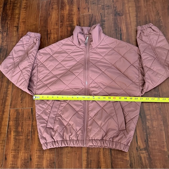 Vuori Echo Insulated Bomber Jacket - Picture 8 of 9